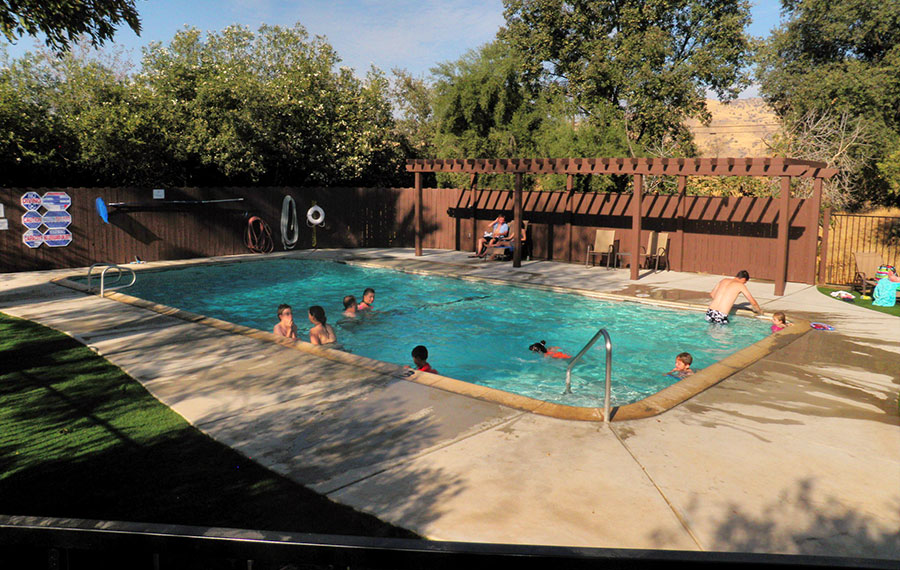 RV Park Campground - Swimming Pool - Lemon Cove Village RV Park Campground