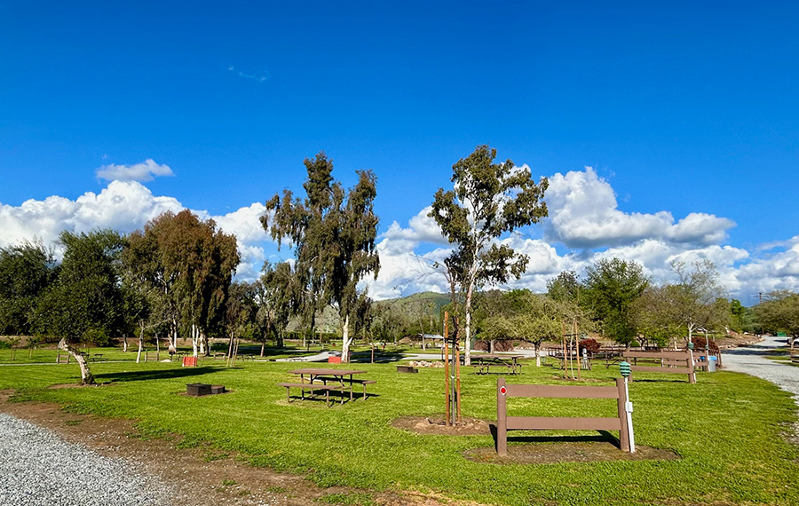 Clean Friendly RV Park Campground - Sequoia National Park - Lemon Cove Village RV Park Campground